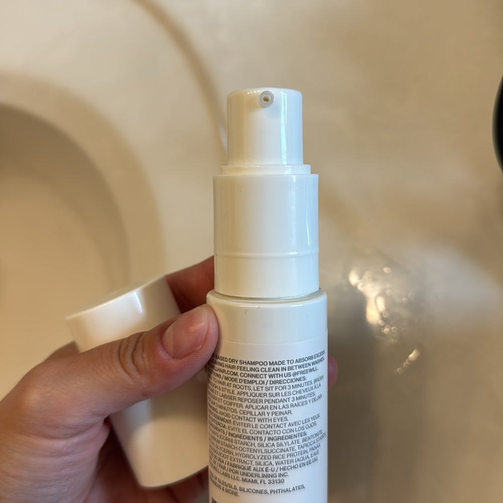 dry shampoo - Picture 2 of 5